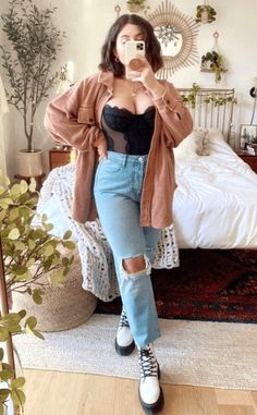 Curvy Date Night Outfit Fall, Going Out Tops Midsize, Summer Date Outfit Plus Size, Cute Lunch Outfits Winter, Mid Sized Fashion Summer, All Black Curvy Outfits, Midsize Fashion Spring 2023, Mid Size Cottagecore Fashion, Mid Size Curvy Outfits