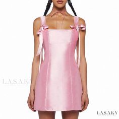 Lasaky - Sleek Sleeveless Mini Dress with Sexy Bow Tie Detail Square Collar Mini Dress, Maxi Dresses Casual, Sleeveless Mini Dress, Types Of Skirts, Olivia Mark, Dusty Pink, Types Of Collars, Bow Tie, Halter Dress