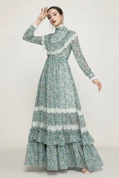 Vintage Robes, Green Long Dress, Victorian Green, Detail Couture, Floral Party Dress, Victorian Clothing, Vintage Mode, Vintage Elegant, Mode Hijab