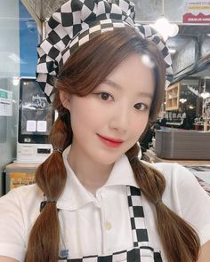 Shuhua Lion Queen, Boss Baby, The Girl Who, Korean Makeup, Kpop Girl Groups, Cute Icons, South Korean Girls