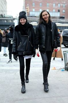 15 All Black Pieces to Add to Your Closet - FROM LUXE WITH LOVE Black Fur Jacket, Minimal Street Style, Blogger Street Style, Black Jackets, Aviator Jackets, Minimal Outfit, All Black Outfit, Cool Jackets, Looks Chic