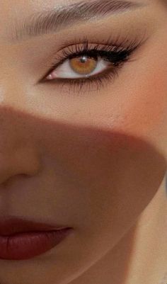 Powerful Eye Makeup, Makeup Looks For Amber Eyes, Cowgirl Eye Makeup, Makeup On Almond Eyes, Desert Makeup Looks, Soft Fox Eye Makeup, Upturned Eye Makeup, Makeup Almond Eyes, Italian Makeup Looks