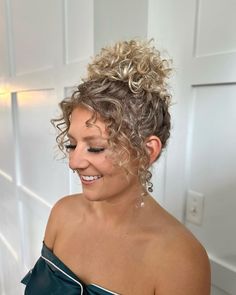 80 Updos For Short Hair Perfect For Any Occasion Short Curly Hair For Wedding Guest, Fine Curly Hair Updo, Updos For Shoulder Length Curly Hair, Updo For Short Curly Hair, Naturally Curly Updo Wedding, Diy Updos For Short Hair, Short Curly Hairstyles Updo, Formal Updos For Short Hair, Naturally Curly Updo