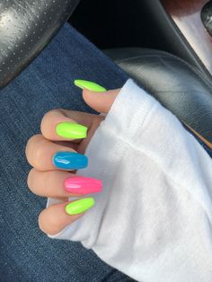 rainbow acrylic nails Rainbow Nail Art, Multicolored Nails, Neon Heart, Edgy Nails, Bright Nails, Summer Acrylic Nails, Rainbow Nails, Summer Nails Colors, Neon Nails