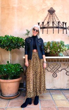 How To Master Fall Fashion for Women Over 50 - MY CHIC OBSESSION Cindy Hattersley, Practice Outfits, Leopard Skirt, Over 50 Womens Fashion, How To Wear Scarves, Fall Fashion Trends, Fashion Over 50, Animal Prints, 50 Fashion