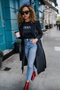 Samantha Maria, Mohair Coat, Shoes Closet, Older Women Fashion, Women Fashion Edgy, Outfit Jeans, A Style, Fashion Mode, Looks Style