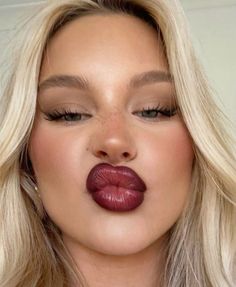 Brookelle Mckenzie, Makeup Bibir, Maquillage On Fleek, Red Lip Makeup, Swag Makeup, Dope Makeup, Makeup Obsession, Kiss Makeup, Fall Makeup