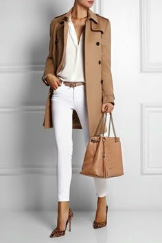 #fashion #ootd #fall #Look #winter #style Fashion Clothes Women Classy, Trench Coat Outfit, Spring Work Outfits, Classic Trench Coat, Mode Casual, Coat Outfits, Work Outfits Women, 가을 패션, White Pants