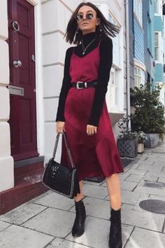 Undershirt Outfit, Slip Dress Outfit, Girly Style Outfits, Dresses Casual Winter, Slip Dresses, Bridesmaid Style, Modest Clothing, Dress Silk, Dress Bridesmaid