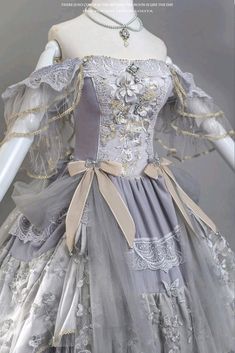 Ball Gown Dresses Modern, 1800s Dresses Princesses, Historical Dresses Victorian, Victorian Dress Gown, Gaun Abad Pertengahan, Moon Sea, Classic Lolita, Fairy Queen