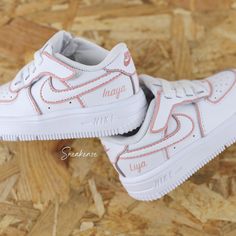 Personalized sneakers Air Force 1 custom outline first name for baby toddler hand painted Professional waterproof paint + varnish first name on outside Authentic & new item, sold in its original packaging. Sizes below 32 have a scratch Customs are made to order; it will not be possible to make a return/refund. Do not hesitate to contact me if you have any questions 😊 Each model is made by us in our workshop in Aubagne in the south of France. https://www.etsy.com/fr/shop/sneakeaze?ref=profile_he White High-top Sneakers For Birthday, Personalized Sneakers, Sneakers Air Force, Waterproof Paint, Air Force 1 Custom, First Name, Air Force 1, First Names, Baby Names