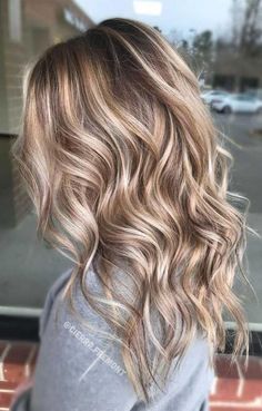 Brunette Balayage, Gorgeous Hair Color, Winter Hair Color, Hair Medium, Brown Highlights, Spring Hairstyles, Brown To Blonde