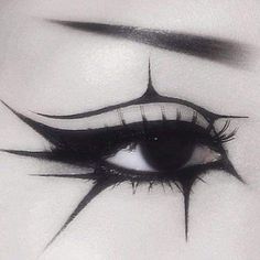 Gothic Eye Makeup, Eye Makeup Glitter, Make Up Diy, Fantasy Make-up, Halloweenský Makeup, Make Up Designs, Eyeliner Tips, Drag Make-up