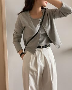 Gray Cardigan Outfit, Cardigan Office Outfit, Smart Casual Office, Neat Casual Outfits, Office Fits, Gray Cardigan, Cardigan Outfits