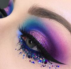 Pink And Purple Festival Makeup, Sparkly Makeup Aesthetic, Vibrant Eyeshadow Looks, Rainbow Eyeshadow Looks, Unique Eyeshadow Looks, Bisexual Makeup, Unicorn Makeup Ideas, Pride Eyeshadow, Extreme Make-up