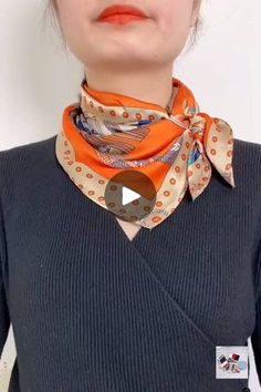 Short Scarf Tying, Small Scarf Tying, Scarf Tips, Neck Scarf Outfit, Square Scarf Tying, Clothes Tips