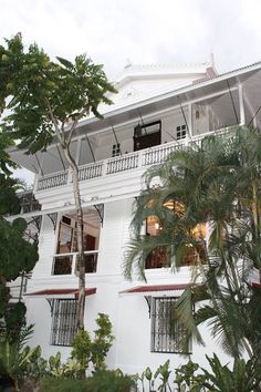 a large white building with lots of windows