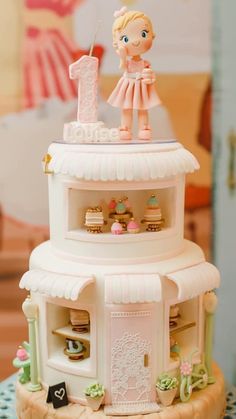 Laduree Birthday Cake, Bolo Paris, Dedication Cake, Girly Birthday Cakes, Carousel Cake, Candy Birthday Cakes, Baker Cake, Castle Cake