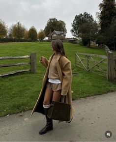 Style Inspiration Winter, Fashion Collage, Style Inspiration Fall, Winter Trends, Neutral Fashion, Fashion Fits, Winter Looks, Grunge Fashion, Fall Winter Outfits