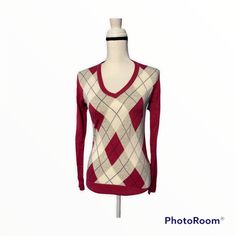 Brand New With Tags Women's Tommy Hilfiger Long Sleeve V-Neck Medium Pink With Gray, White And Bright Pink Argyle Sweater. Size Xs , 100% Pima Cotton. Smoke And Pet Free Environment. Love Discounts Let’s Bundle And Save. Bin9 V-neck Top With Argyle Pattern For Fall, Casual Long Sleeve Argyle Pattern Tops, Casual Long Sleeve Argyle Top, Fitted Preppy Winter Sweater, Winter V-neck Argyle Pattern Top, Fitted Plaid Long Sleeve Sweater, Fitted Long Sleeve Plaid Sweater, Fitted Argyle Pattern Tops For Winter, Tommy Hilfiger V-neck Winter Top