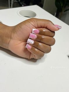 Cute Short Nails Black Women, Pink And White Short Nails, Cute Short Nail Sets, Sassy Nails, Duck Nails, Hard Nails, Colored Acrylic Nails, White Acrylic Nails, French Tip Acrylic Nails