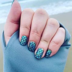 The 12 Best Tropical Beach Nail Designs You Should Try This Summer 202 – ND Nails Supply Nail Ideas For Hawaii, Ocean Blue Nails, Coffin Nails Designs Summer, Tropical Nail Designs, Daisy Nail Art, Beach Nail, Diy Mermaid, Pretty Manicures