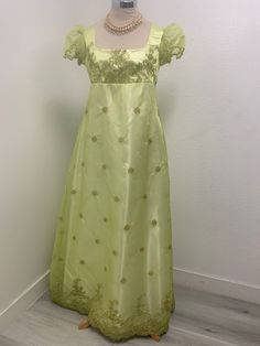 Regency Ball Gown Green, Regency Dress Green, Jane Austen Dress Regency Gown, Regency Era Ball Gowns, Brigerton Dress, Green Regency Dress, 1820s Dress, Regency Day Dress