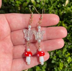 Mushroom earrings with butterflies Mushroom Earrings, Diy Wire Jewelry Rings, Mushroom Jewelry, Wire Jewelry Rings, Diy Wire Jewelry, Cute Earrings, Diy Inspiration, Earrings Handmade, Wire Jewelry