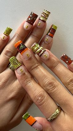 Nails Acrylic Earthy, Erykah Badu Inspired Nails, Mixed Shape Nails, Short And Long Nails Together, Nail Inspo No Charms, Hippy Acrylic Nails, Grunge Fall Nails, Earthy Short Nails, Earthy Nail Ideas