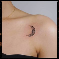 TATTOOS Moon On Collar Bone Tattoo, Realistic Crescent Moon Tattoo, Moon Tattoo On Collarbone, Moon Tattoo Designs For Women Arm, Small Full Moon Tattoo, Whole Moon Tattoo, Moon Tattoo Back Shoulder, Collar Bone Tattoo Moon