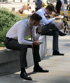 9-5 Office Job Aesthetic, Groom Suit Black, Candid Poses, Man Dress Design, David Beckham Style, Men In Socks, Man Dressing Style, Suit Tie, Black Dress Shoes