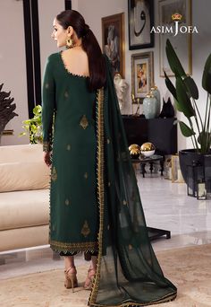 Asim Jofa AJRN-18 Rang-E-Noor Collection Original brand suit fabric and photography lite diffrance in actual print. Formal Green Digital Print Set, Formal Green Sets With Digital Print, Formal Green Lawn Suit With Printed Motifs, Unstitched Green Formal Suit, Pakistani Boutique, Pakistani Designer Clothes, Asim Jofa, Pakistani Designers, Shalwar Kameez