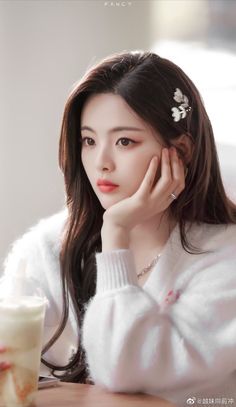 Yang Chaoyue, Beauty Illustration, Uzzlang Girl, Korean Hairstyle, Beauty Photography, Stylish Girl, Ulzzang Girl, Asian Beauty, Selfies