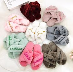 Personalized slippers is the perfect gift for any single party, birthday gift, Mother's Day, wedding day, teacher gift, sister gift, graduation gift, bridesmaid proposal or engagement party. ❤Slippers with sparkling personalized names are absolutely loved by girls. This name is made of vinyl and ironed at high temperatures, perfectly fitting the fur of the slippers, so you don't have to worry, it won't fall off. ❤Personalized instructions *When you don't have a location requirement, the title wi Bridesmaid Slippers, Slippers Fluffy, Slippers Christmas, Bridal Slippers, Personalized Slippers, Bride Slippers, Wedding Bachelorette Party, Wedding Slippers, Fluffy Slippers