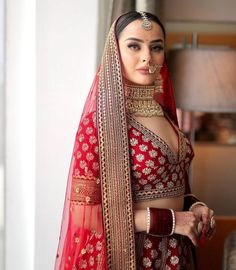 Mesmerizing Bandhani Bridal Outfits Bridle Lehenga Designs, Chooda Designs Brides, Bridal Lehenga Designs Latest, Casual Bridal Dress, Indian Wedding Fashion, Bridal Dupatta