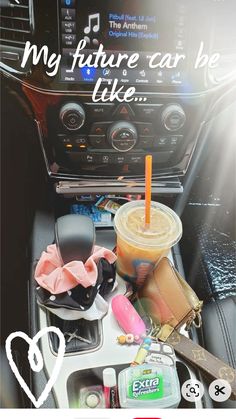 Jeep Keychain Aesthetic, Aesthetic Inside Of Car, First Car Decor, Small Cars Aesthetic, Car Keychain Aesthetic Ideas, Car Interior Accessories Ideas, Car Goals Aesthetic, Baddie Car Aesthetic, Car Essentials Aesthetic