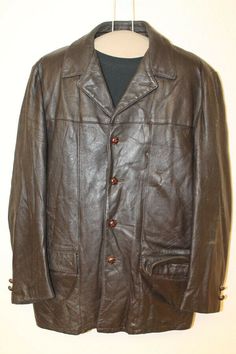 MENS BAUER VTG BROWN LEATHER INSULATED CAR COAT/JACKET SZ 40 ITEM FEATURES Brand: BAUER VINTAGE BROWN LEAHER CAR COAT/JACKET 4 BUTTONS INSULATED  Material           Outside: Leather             Liner:   NYLON/ REMOVABLE INSULATED LINER          Condition         Outside: Very Good. Minor nicks and scuffs.  (see pictures)         Liner: Very Good  (see pictures) Size: 40 (Sizes vary between brands and eras, so please use the measurements below for a better gauge of actual size.) Measurements (mea