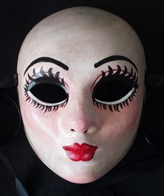 Scary Doll Mask, Vintage Masks Halloween, Broken Doll Mask, Mask Ideas Halloween, Creepy Masks Aesthetic, Porcelain Face Mask, Halloween Mask Painting, Porcelaine Mask, Porcelain Doll Face Mask