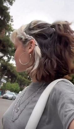 Cruella Hair Inspiration, Short Fantasy Hair, Hair Inspiration Short, Peinados Fáciles Para Cabello Corto, Hair Stylies, Alternative Hair, Penteado Cabelo Curto, Short Hair Haircuts, Cut My Hair