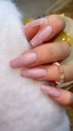 Holiday Acrylic Nails, Pink Glitter Nails, Pink Ombre Nails, Ombre Nails Glitter, French Tip Acrylic Nails, Casual Nails, Makijaż Smokey Eye, Chic Nails