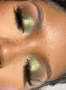 Dark Sage Green Makeup, Glam Green Eye Makeup, Green Eyeshadow Hazel Eyes, Green Fall Eyeshadow Looks, Smokey Green Makeup, Green Sparkle Eye Makeup, Matte Green Eyeshadow, Formal Green Makeup, Sultry Eye Makeup Green Eyes