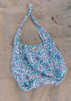 Shoulder or cross-body unlined carryall, packs up light essentials in style. A perfect easy, breezy bag made out of hand block printed cotton fabric. Printed Cotton Fabric, Reversible Tote, Vintage Market, Easy Breezy, Boho Bag, Cosmetic Case, Summer 2024, Sling Bag, Natural Materials