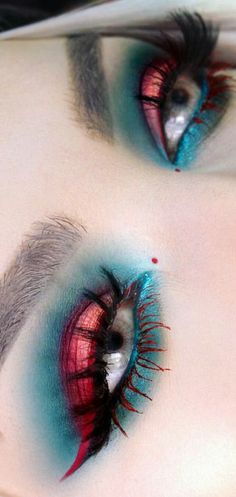 Blue Red Eye Makeup, Red Siren Makeup, Red Blue Eyeshadow, Red Makeup For Blue Eyes, Red Blue Eye Makeup, Blue And Red Eye Makeup, Red And Blue Eye Makeup, Red Mermaid Makeup, Blue And Red Eyeshadow Looks