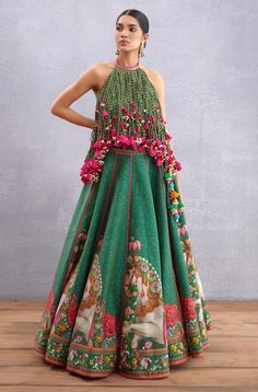 Editor's Note Featuring Panna Ashvamedha Lehenga With Latkan Choli Color: Emerald Green Fabric: Pure Cotton Silk, Handwoven Chanderi, Dupon Care: Dry Clean Only    About the Designer Torani by ... Lehenga And Blouse, Navratri Dress, Green Lehenga, Gaun Fashion, Salwar Kamiz, Lehenga Blouse, Chaniya Choli, Indian Designer Wear, Indian Design