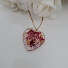 Flower Necklace Resin Jewellery Ideas, Rose Necklaces, Purple Statice, Lavender Petals, Pearl Charm Bracelet, Resin Work, Resin Pendants, Red Clover, Red Rose Petals