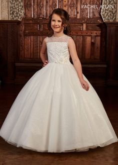 Prom Look, First Communion Dresses, Fashion Design Dress, Communion Dresses, White Dresses, Fall 2023