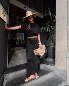 Straw Hat Outfit, Hat Outfit Ideas, Straw Hats Outfit, Hat Outfits, Outfit Ideas For Women, Endless Summer, Casual Elegance