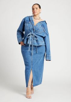 Denim Midi Skirt Plus Size Denim Outfits, Midi Denim Skirt, Plus Size Fashion Tips, Curvy Fashionista, Plus Size Denim, Midi Denim, Tights And Boots, Fall Clothes, Denim Trends