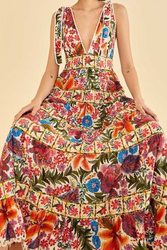 Off-White Tropical Yard Sleeveless Midi Dress Tropical Yard, Wedding Theme Color Schemes, Long Dress Patterns, Fresh Dress, Resort Dresses, Maxi Styles, Sleeveless Midi Dress, Neck Ties, Bright Flowers