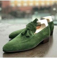 Men Stylish Green Suede Tassel Loafers Dress Shoes on Storenvy Loafer Shoes For Men, Quality Leather Boots, Tassel Shoes, Custom Design Shoes, Slip On Dress Shoes, Bespoke Shoes, Suede Leather Shoes, Handmade Leather Shoes, Suede Moccasins